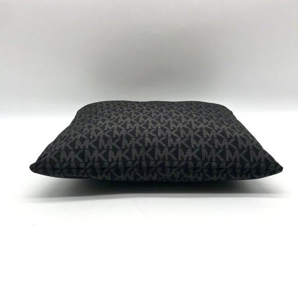 Michael Kors Black Signature Monogram Logo Jet Set Travel Pouch - Picture 5 of 11